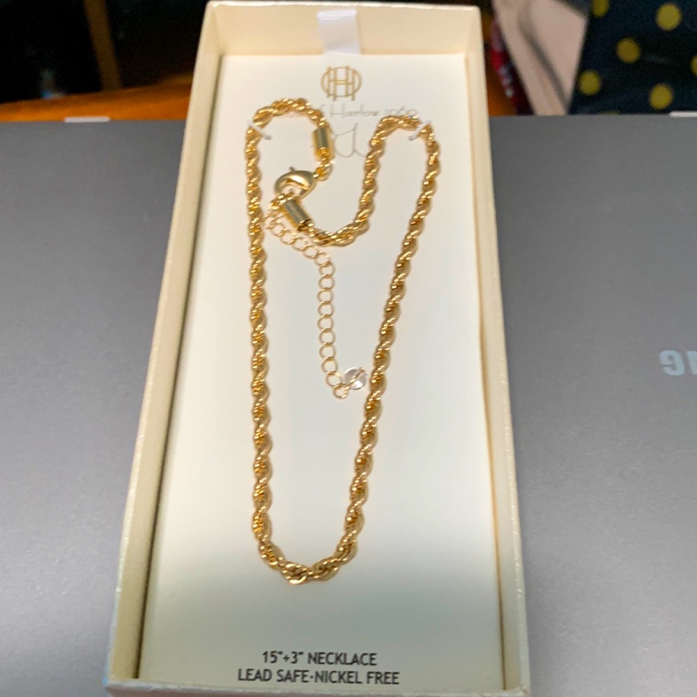 Beautiful House of Harlow 15’ necklace
